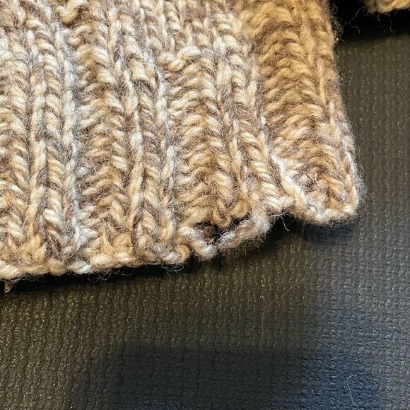 HANDKNIT Wool Chunky Knit Cable Knit Fisherman’s Sweater Tan M - Picture 8 of 8